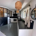 T3 Confort Avec Clim Et Wifi, Terrasse, 300m Commerces, A Proximite, Parking Prive - Fr-1-81-623 *