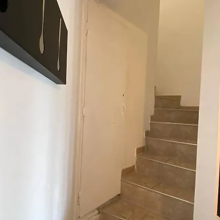 Apartmán T3 Confort Avec Clim Et Wifi, Terrasse, 300m Commerces, A Proximite, Parking Prive - Fr-1-81-623