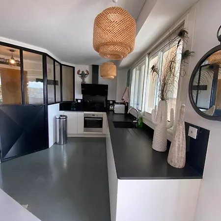 T3 Confort Avec Clim Et Wifi, Terrasse, 300m Commerces, A Proximite, Parking Prive - Fr-1-81-623 *