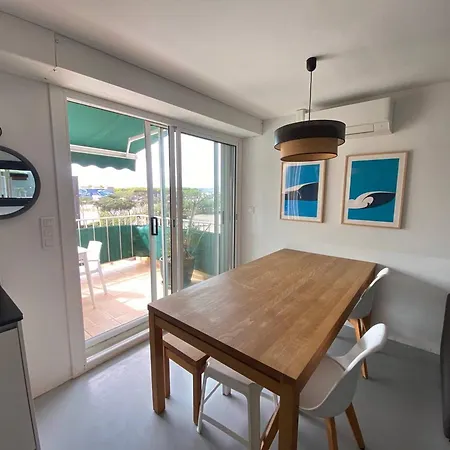 T3 Confort Avec Clim Et Wifi, Terrasse, 300m Commerces, A Proximite, Parking Prive - Fr-1-81-623 Apartmán