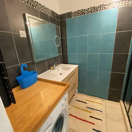 T3 Confort Avec Clim Et Wifi, Terrasse, 300m Commerces, A Proximite, Parking Prive - Fr-1-81-623